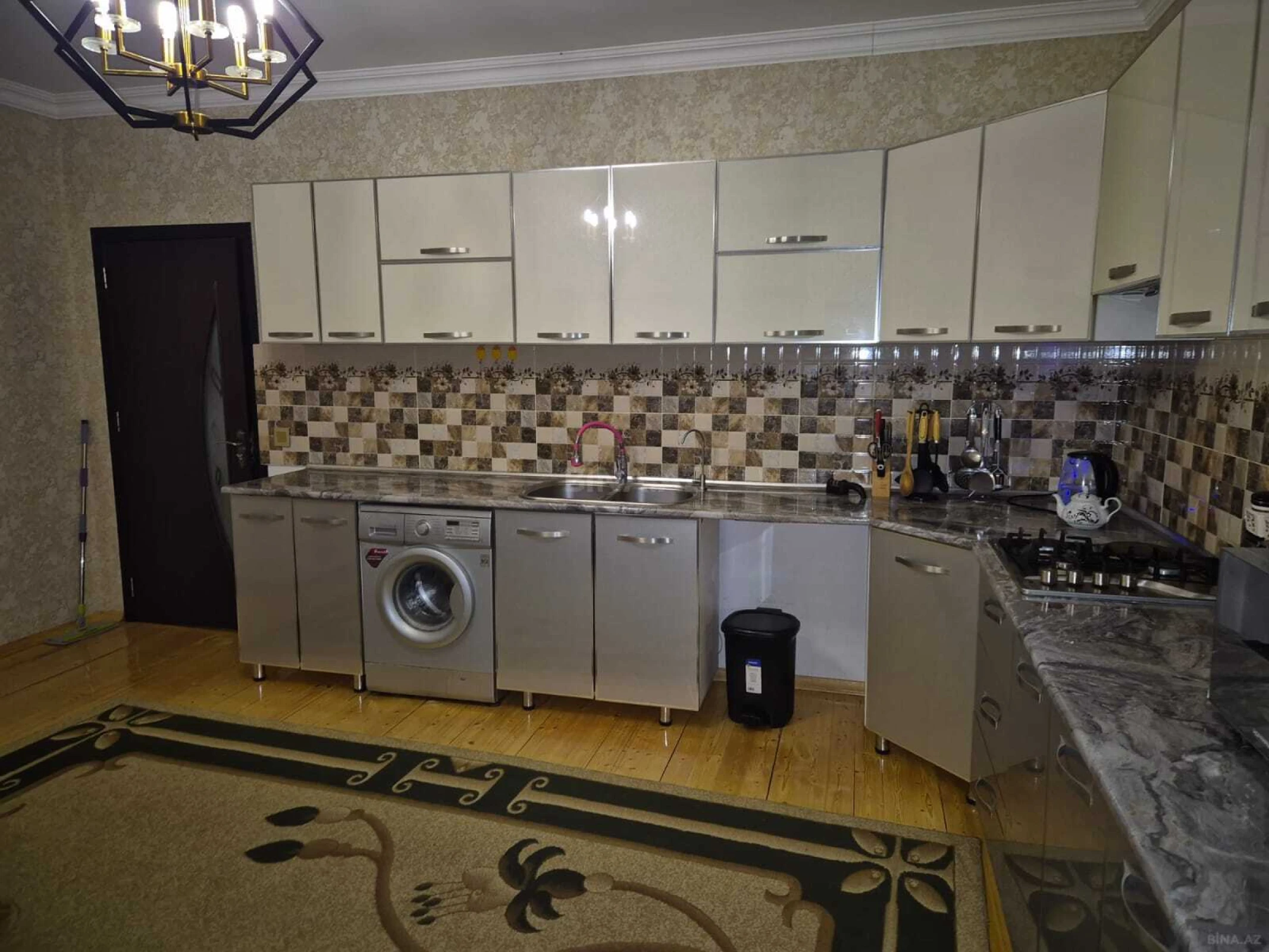 Satılır 5 otaqlı həyət evi 143 m²