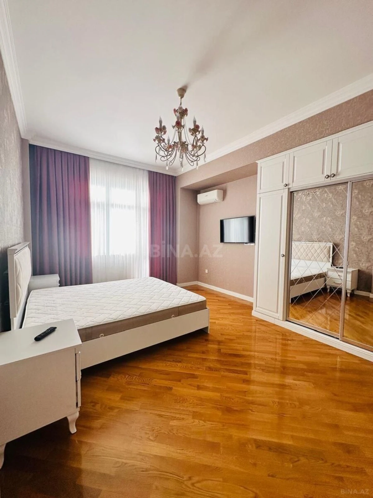 Kirayə verilir 3 otaqlı mənzil 161 m²