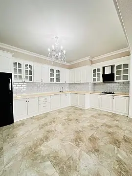 Kirayə verilir 3 otaqlı mənzil 161 m²