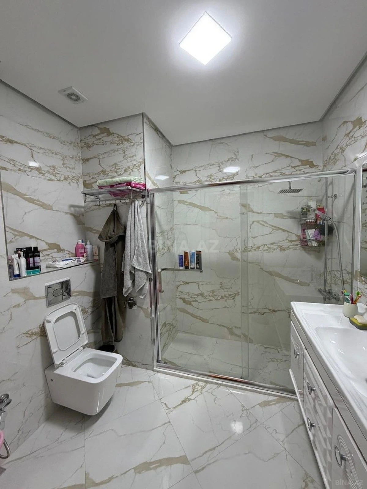 Kirayə verilir 3 otaqlı mənzil 166 m²