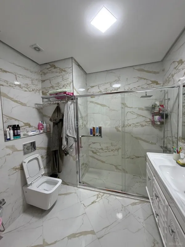 Kirayə verilir 3 otaqlı mənzil 166 m²