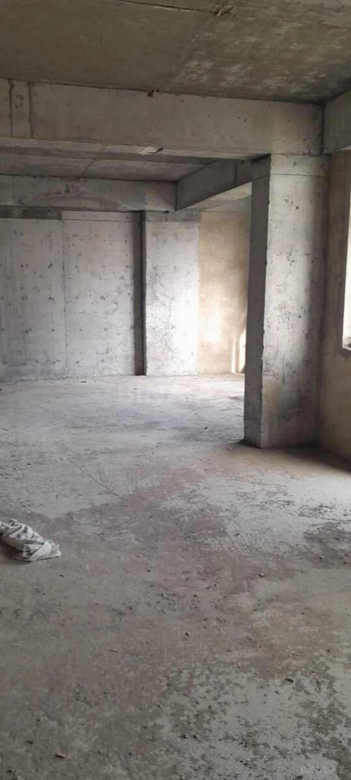 Satılır 1 otaqlı mənzil 68 m²