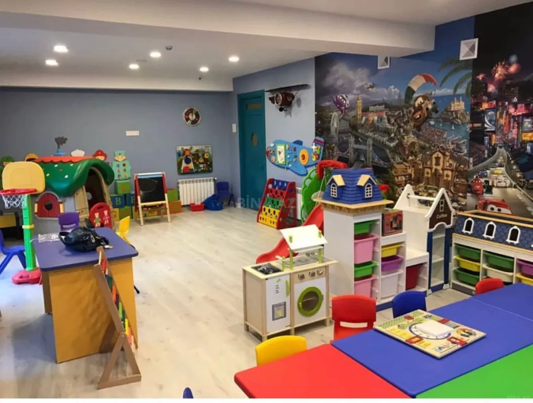 Satılır obyekt 780 m²