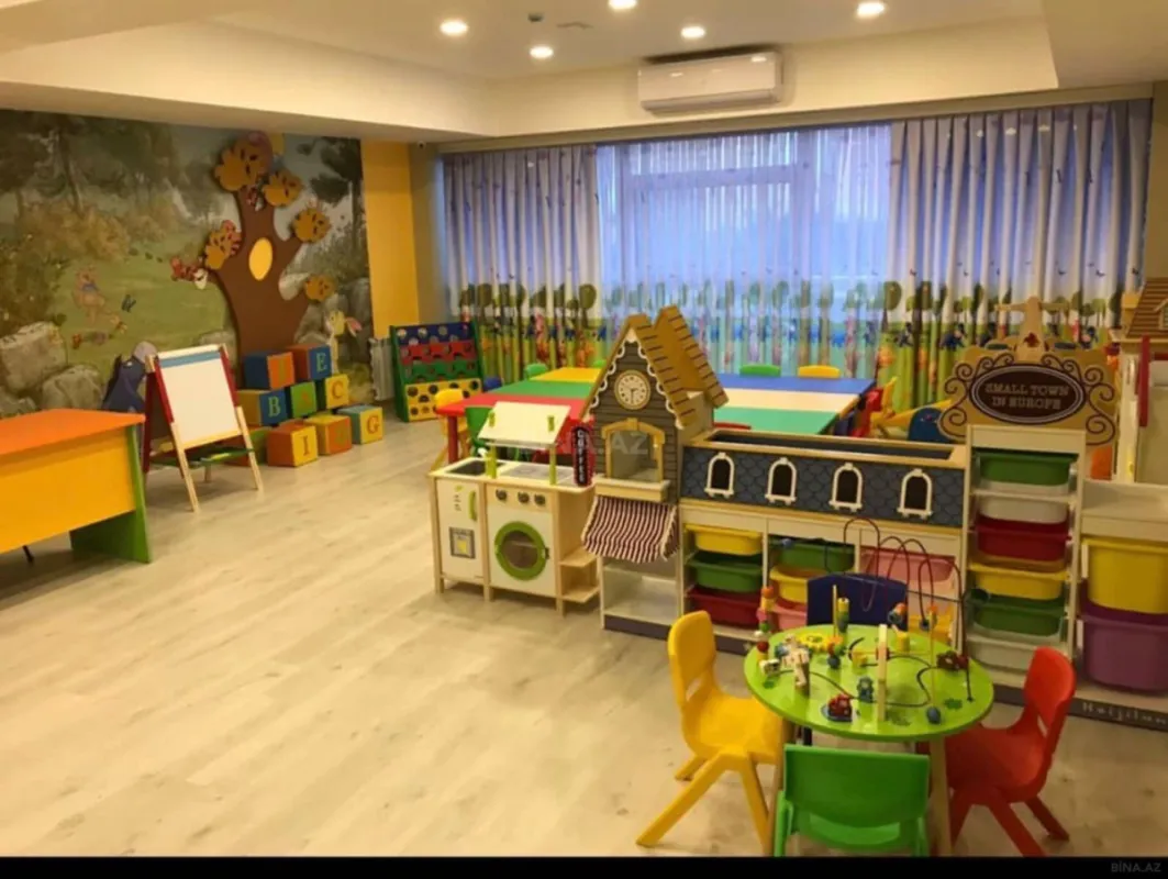 Satılır obyekt 780 m²