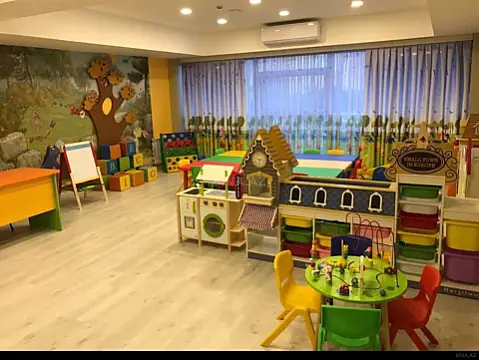 Satılır obyekt 780 m²