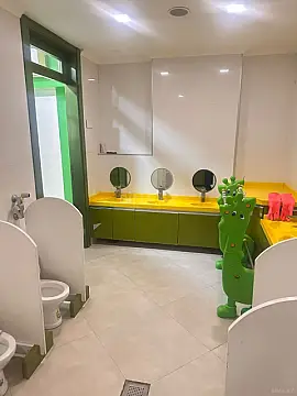 Satılır obyekt 780 m²