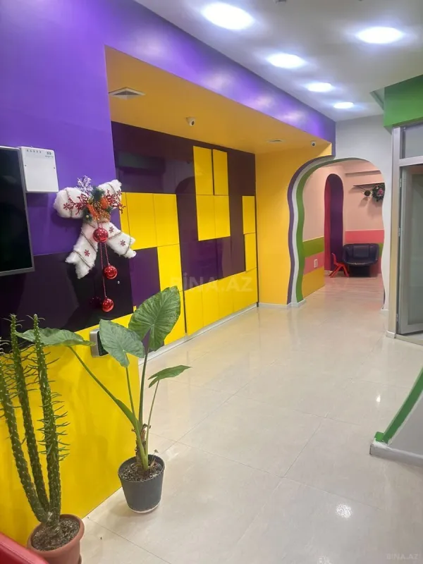 Satılır obyekt 780 m²