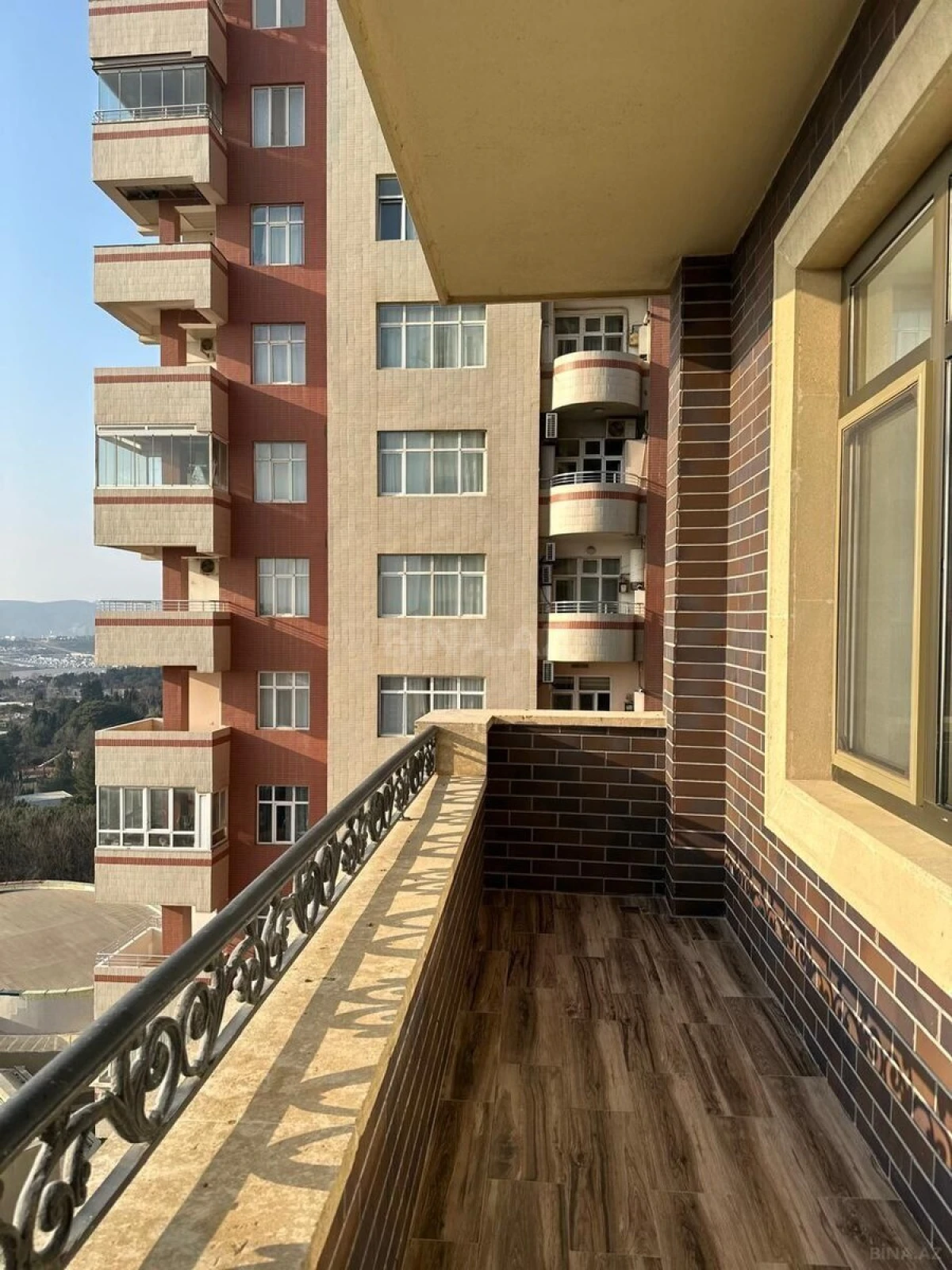 Satılır 3 otaqlı mənzil 168 m²