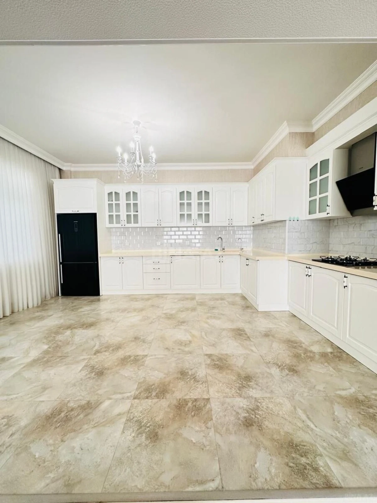 Satılır 3 otaqlı mənzil 168 m²