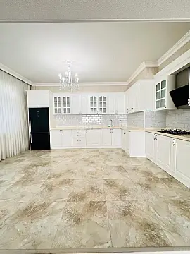 Satılır 3 otaqlı mənzil 168 m²