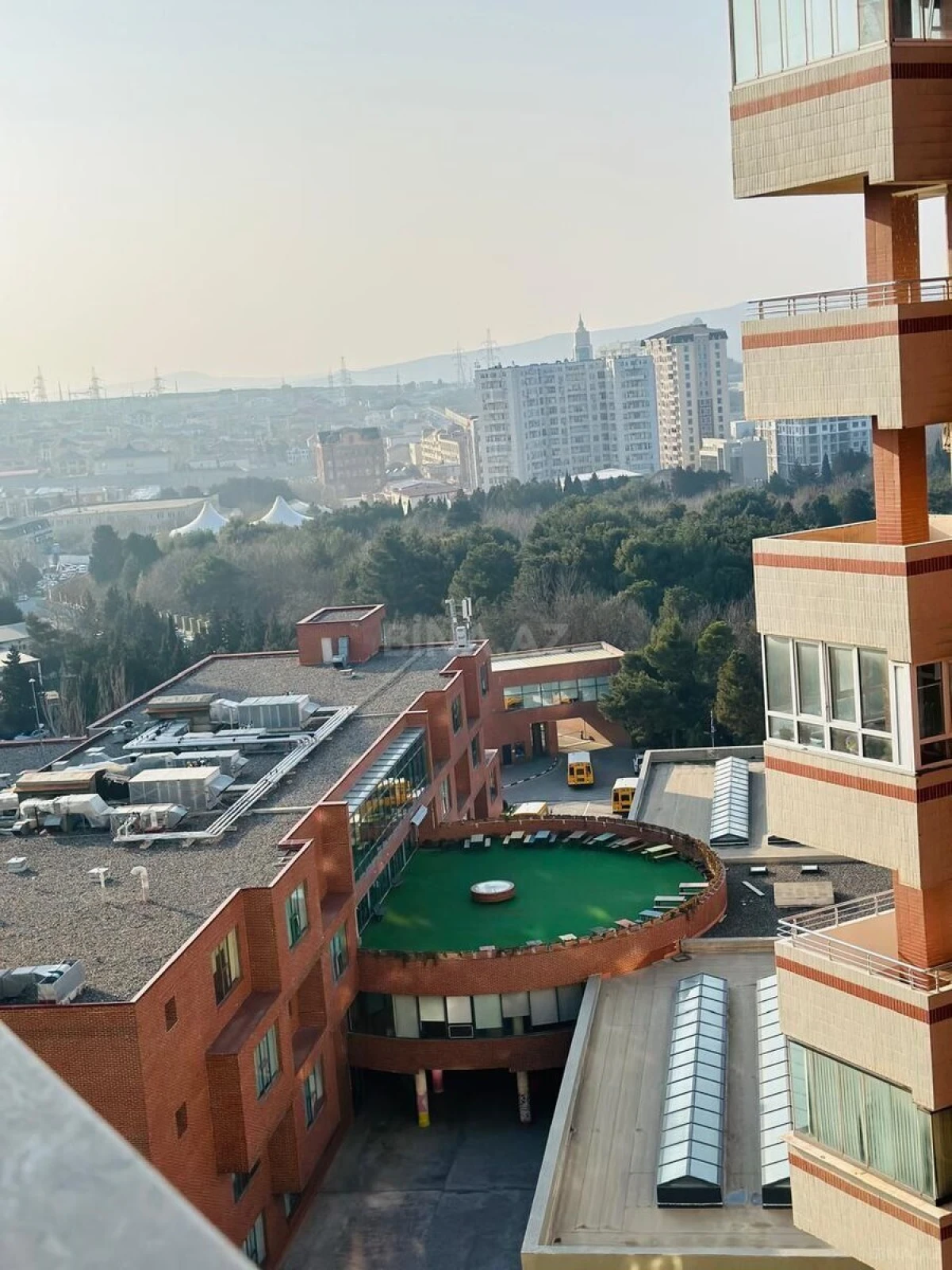 Satılır 3 otaqlı mənzil 168 m²