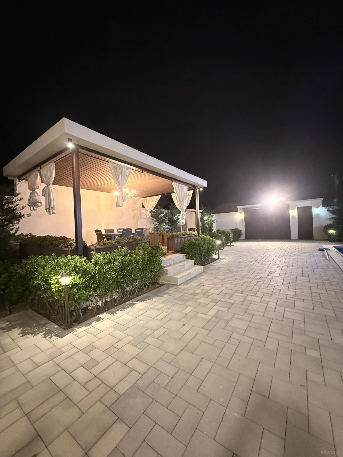 Satılır 4 otaqlı həyət evi 140 m²