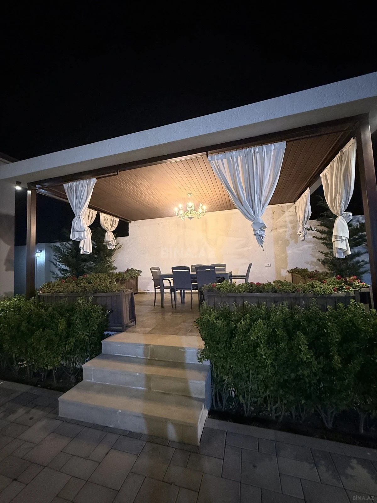 Satılır 4 otaqlı həyət evi 140 m²