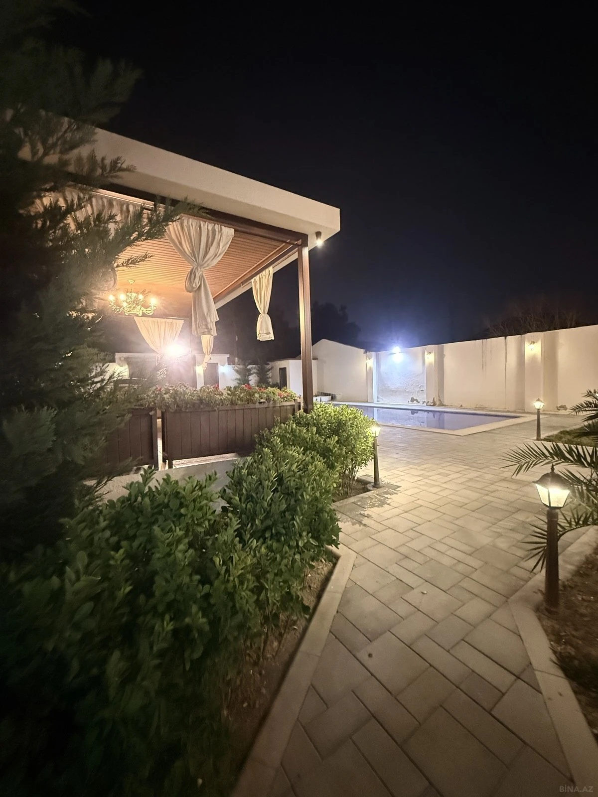 Satılır 4 otaqlı həyət evi 140 m²