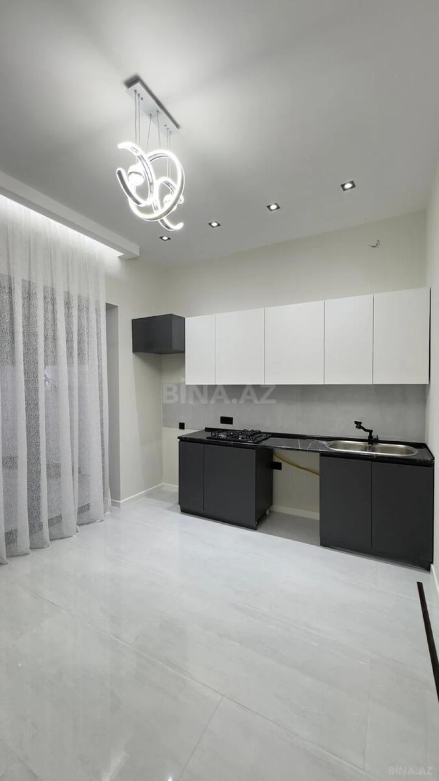 Satılır 4 otaqlı həyət evi 160 m²