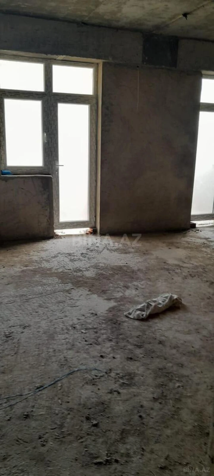 Satılır 2 otaqlı mənzil 68 m²