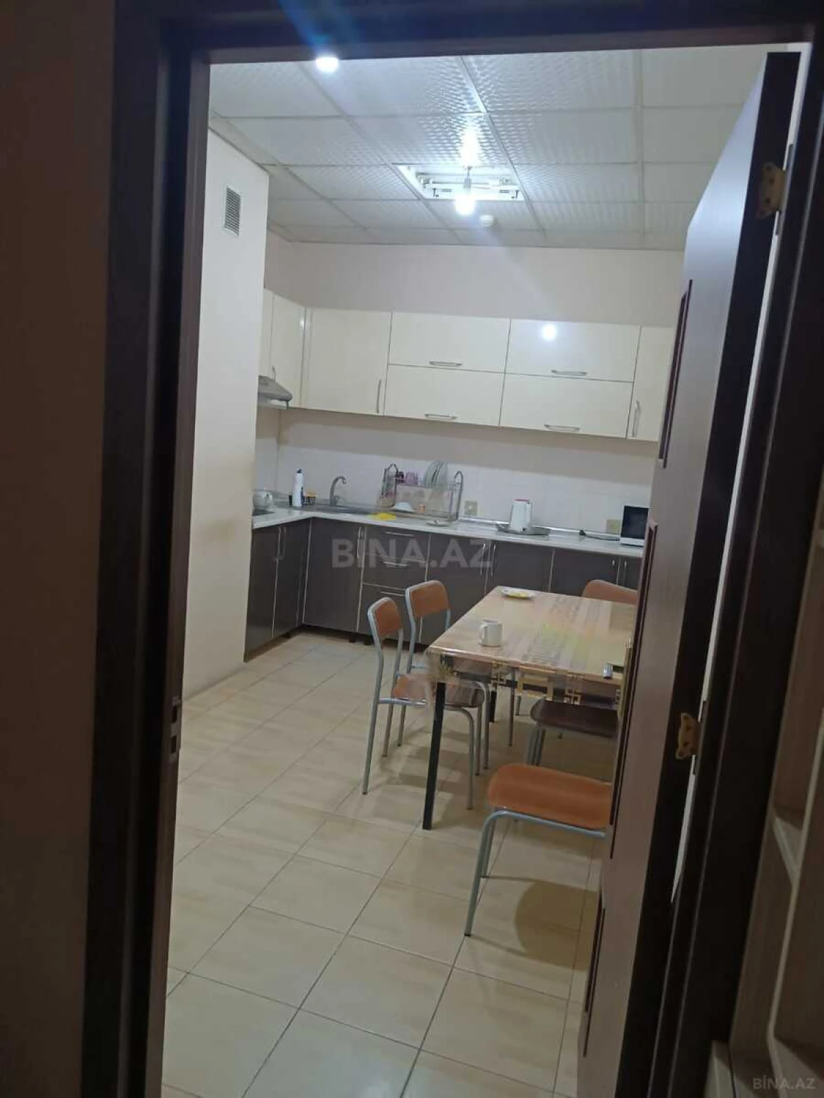 Satılır 5 otaqlı ofis 215 m²