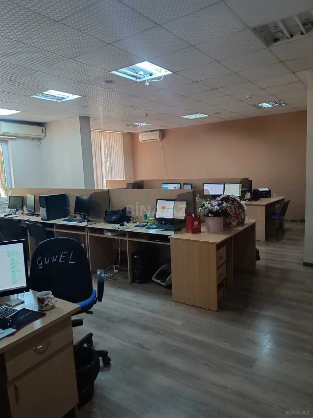 Satılır 5 otaqlı ofis 215 m²