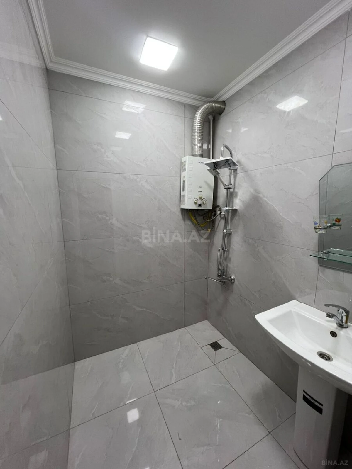 Satılır 2 otaqlı mənzil 55 m²