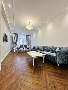 Kirayə verilir 2 otaqlı mənzil 115 m²