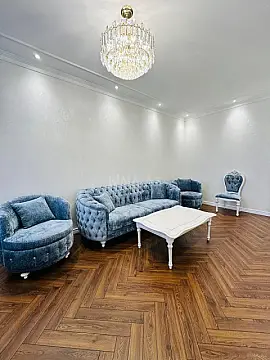 Kirayə verilir 2 otaqlı mənzil 115 m²