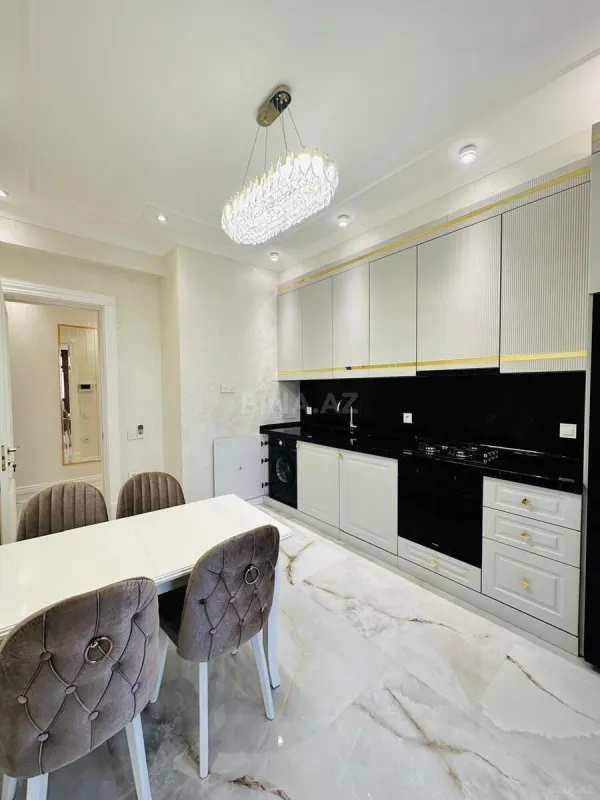 Kirayə verilir 2 otaqlı mənzil 115 m²