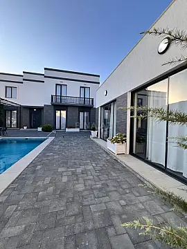 Satılır 5 otaqlı həyət evi 215 m² — Bakı, Mərdəkan 5 otaq 215.00 m²