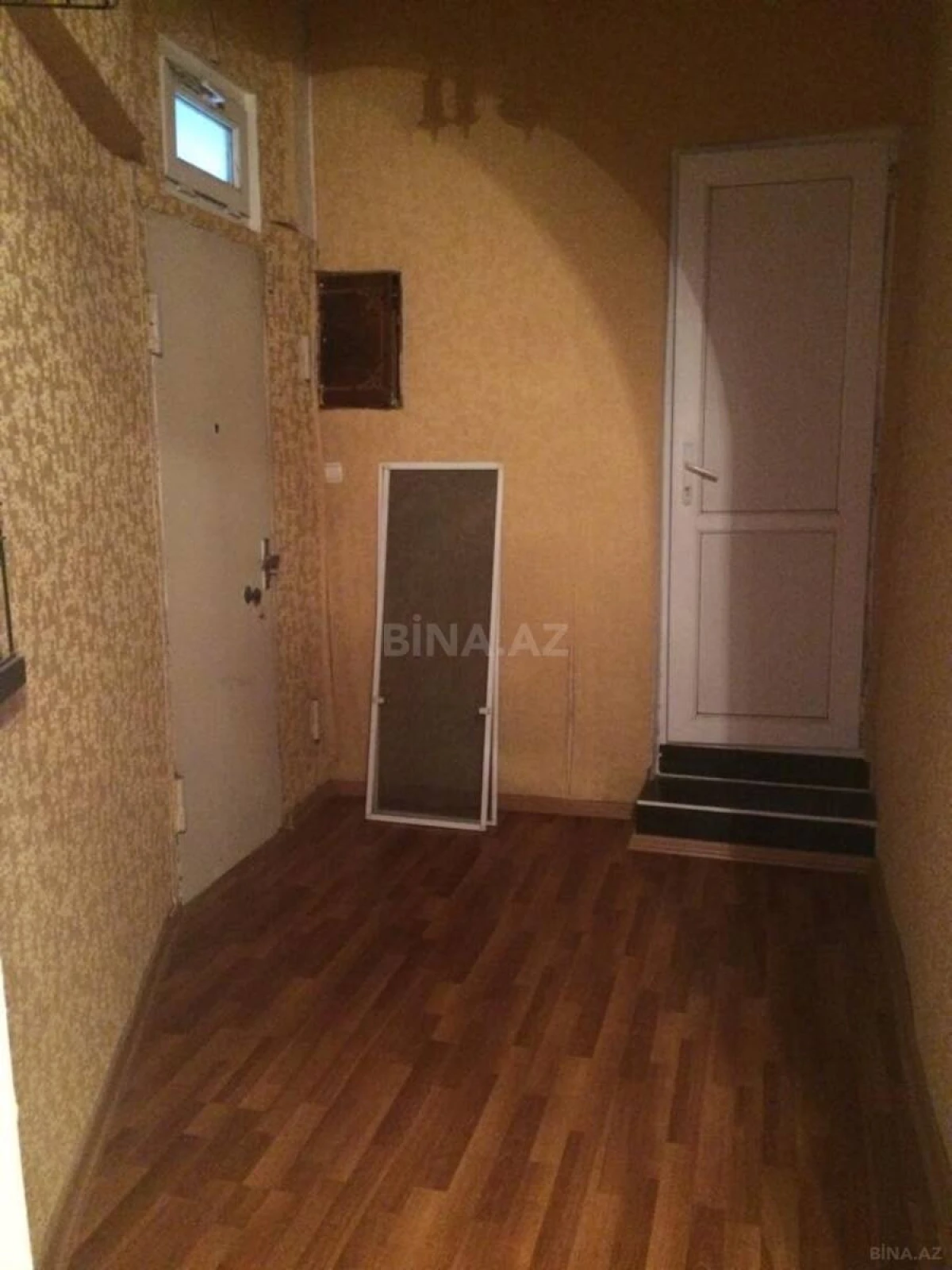 Kirayə verilir 6 otaqlı mənzil 300 m²