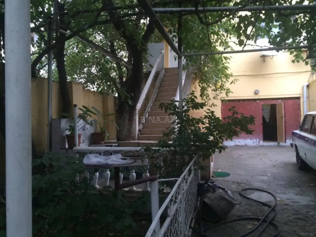 Kirayə verilir 6 otaqlı mənzil 300 m²