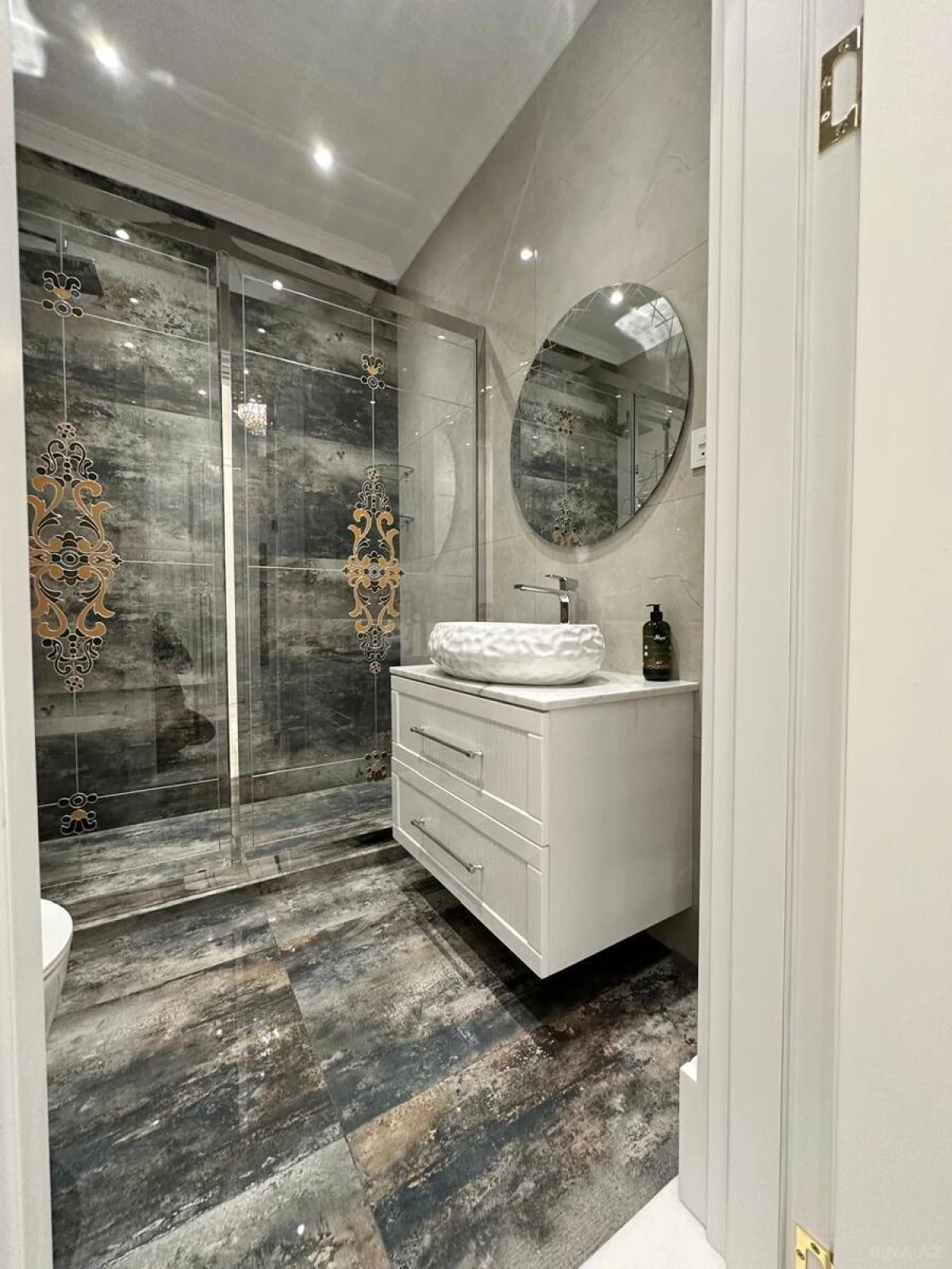 Satılır 2 otaqlı mənzil 115 m²