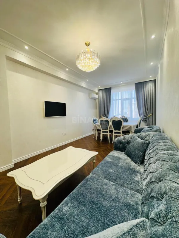 Satılır 2 otaqlı mənzil 115 m²