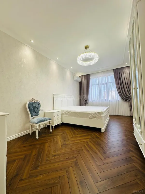 Satılır 2 otaqlı mənzil 115 m²