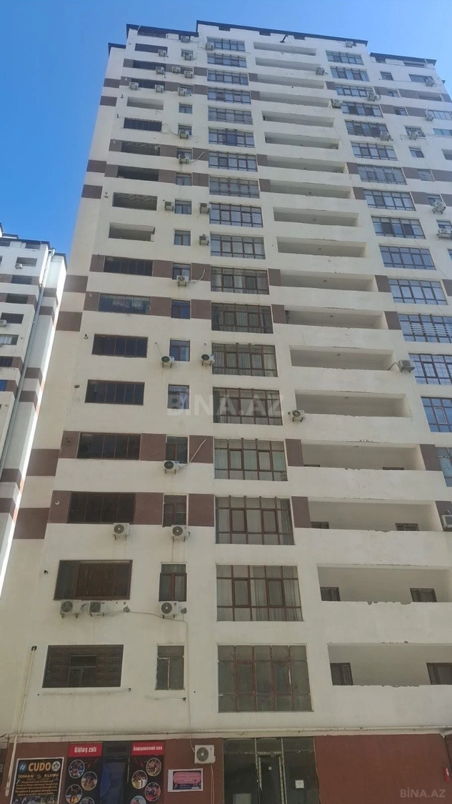 Satılır obyekt 600 m²