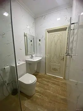 Satılır 2 otaqlı mənzil 62 m²