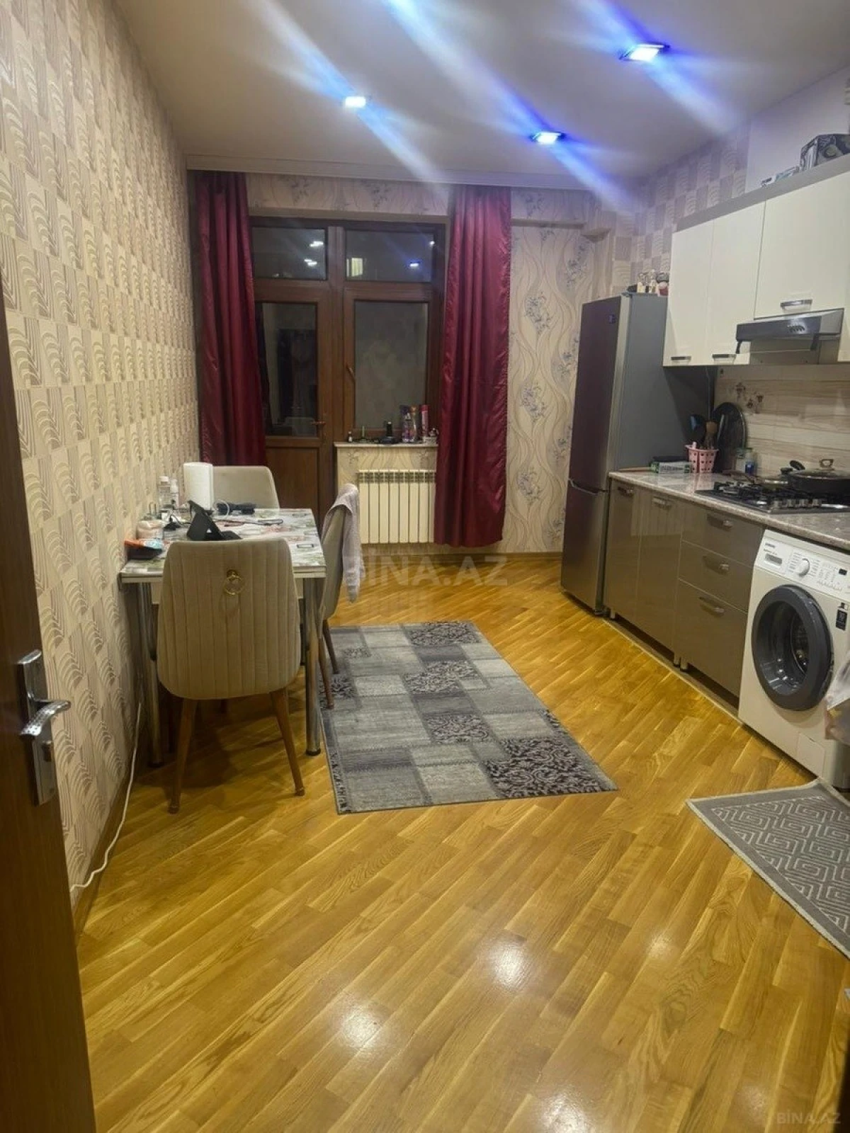 Satılır 3 otaqlı mənzil 92 m²