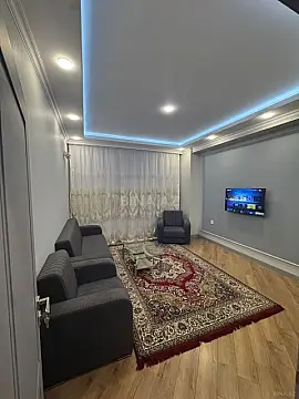 Kirayə verilir 2 otaqlı mənzil 90 m²