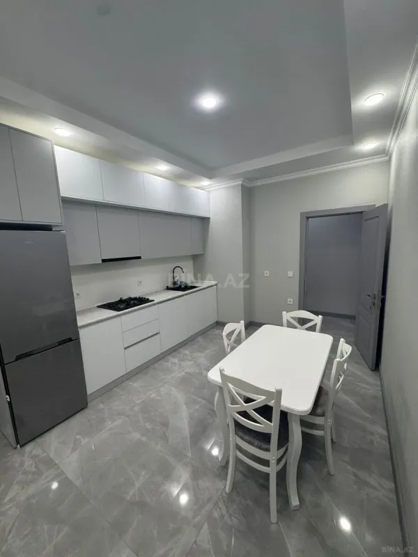 Kirayə verilir 2 otaqlı mənzil 90 m²