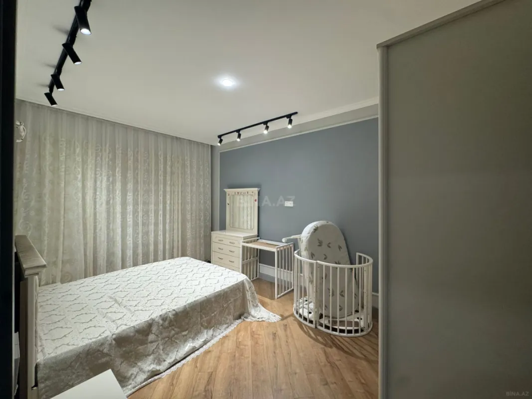 Kirayə verilir 2 otaqlı mənzil 90 m²