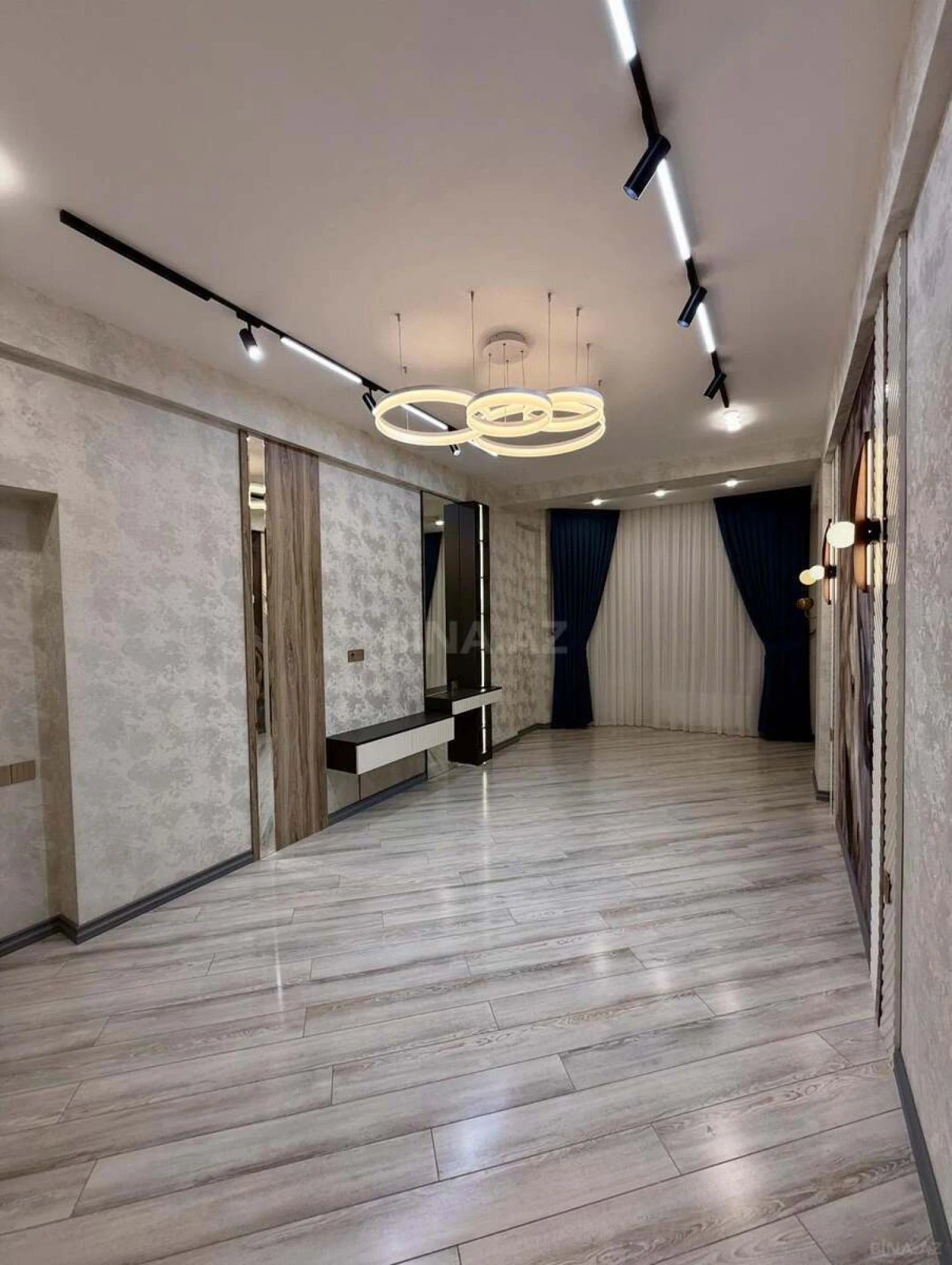 Satılır 3 otaqlı mənzil 94 m²