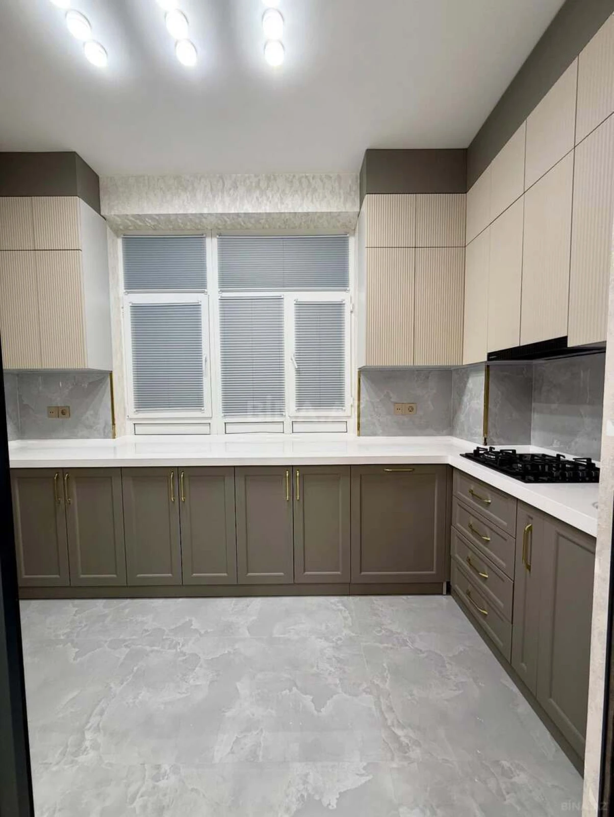 Satılır 3 otaqlı mənzil 94 m²