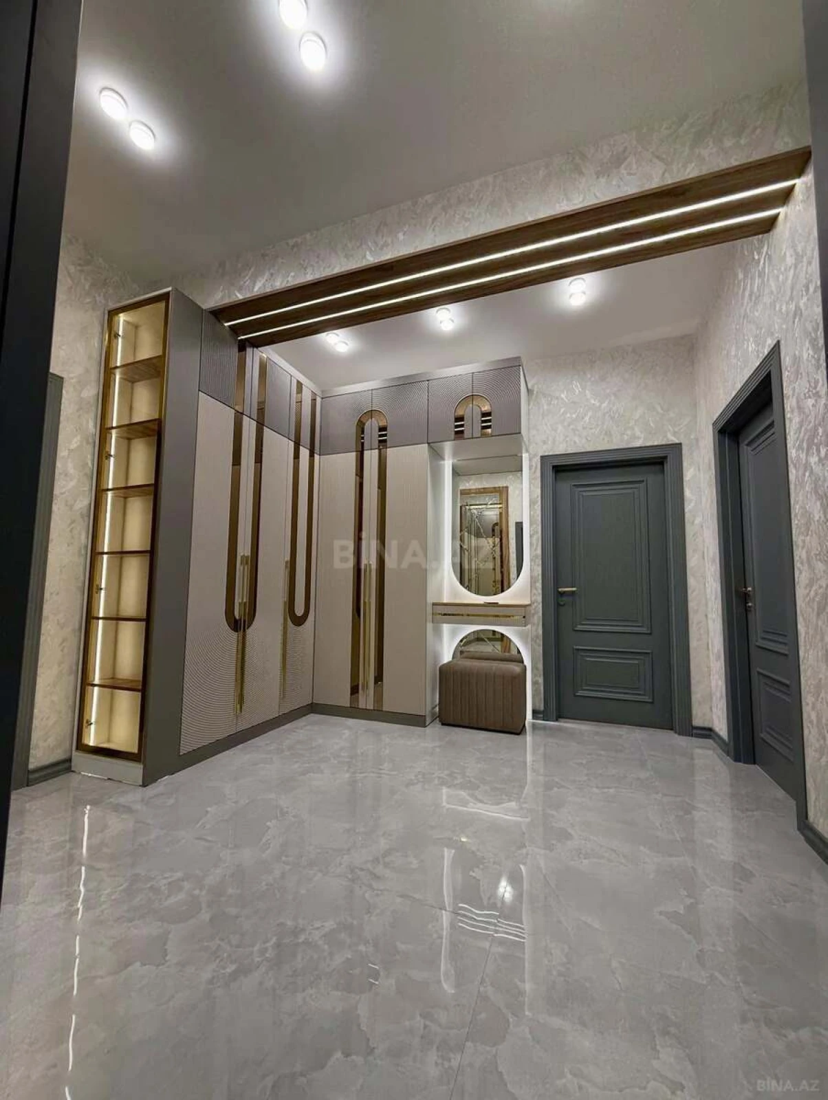 Satılır 3 otaqlı mənzil 94 m²