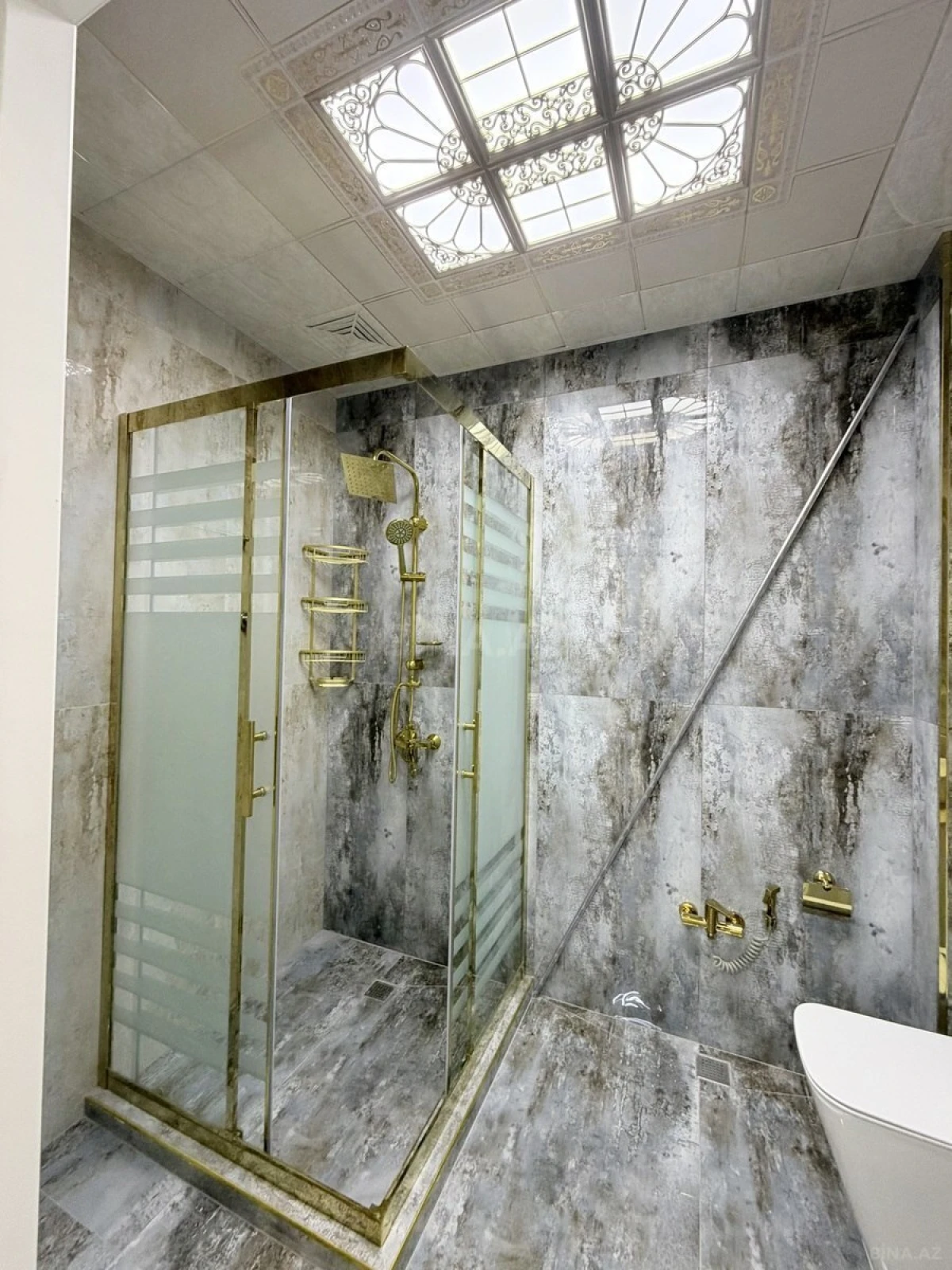 Satılır 2 otaqlı mənzil 82 m²