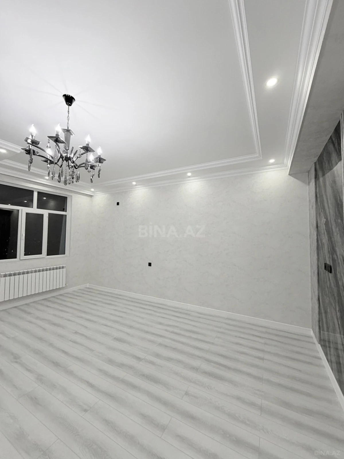 Satılır 2 otaqlı mənzil 82 m²