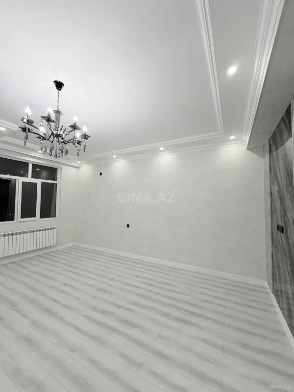Satılır 2 otaqlı mənzil 82 m²