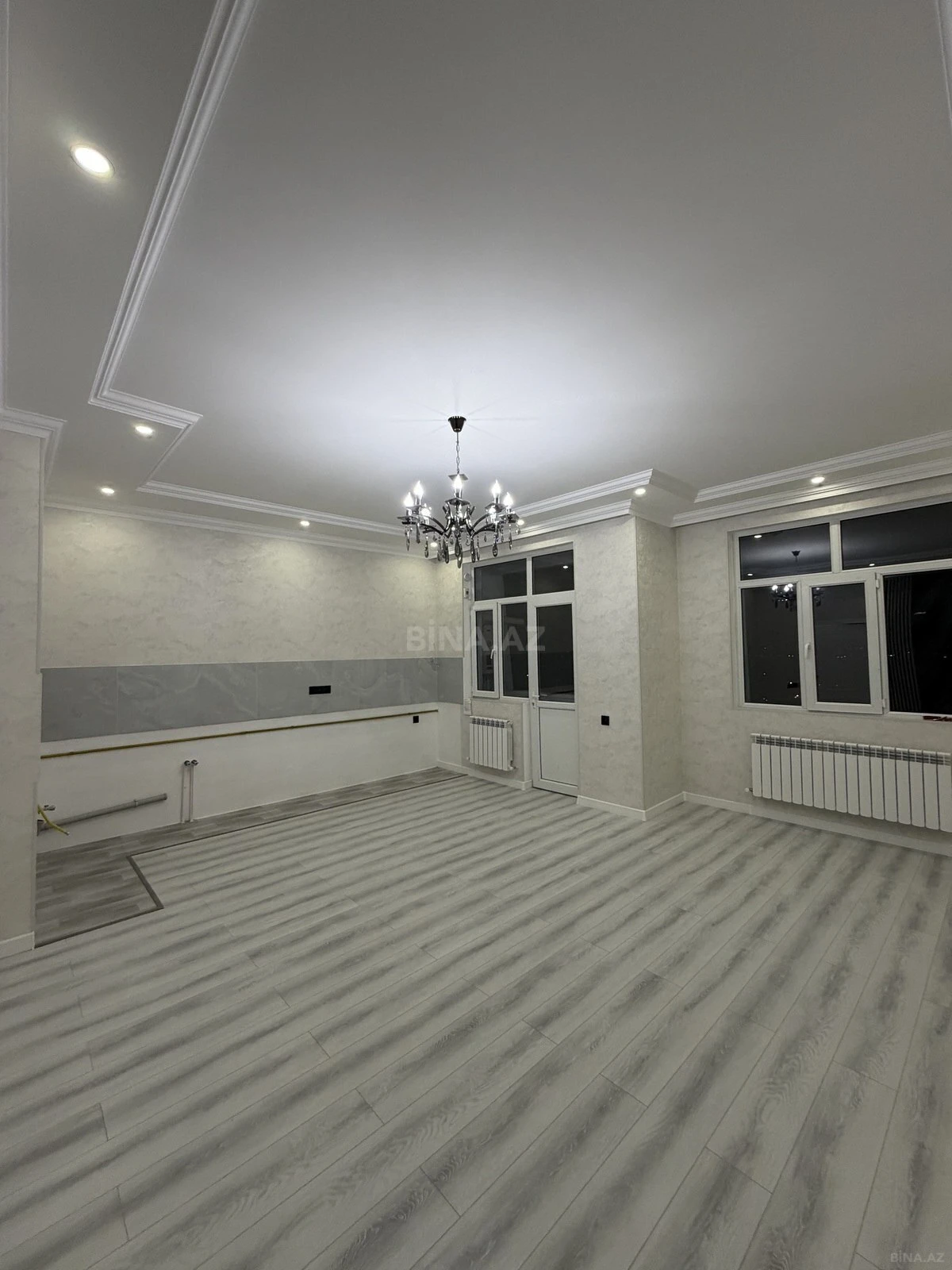 Satılır 2 otaqlı mənzil 82 m²