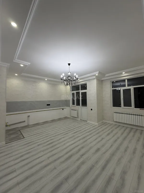 Satılır 2 otaqlı mənzil 82 m²