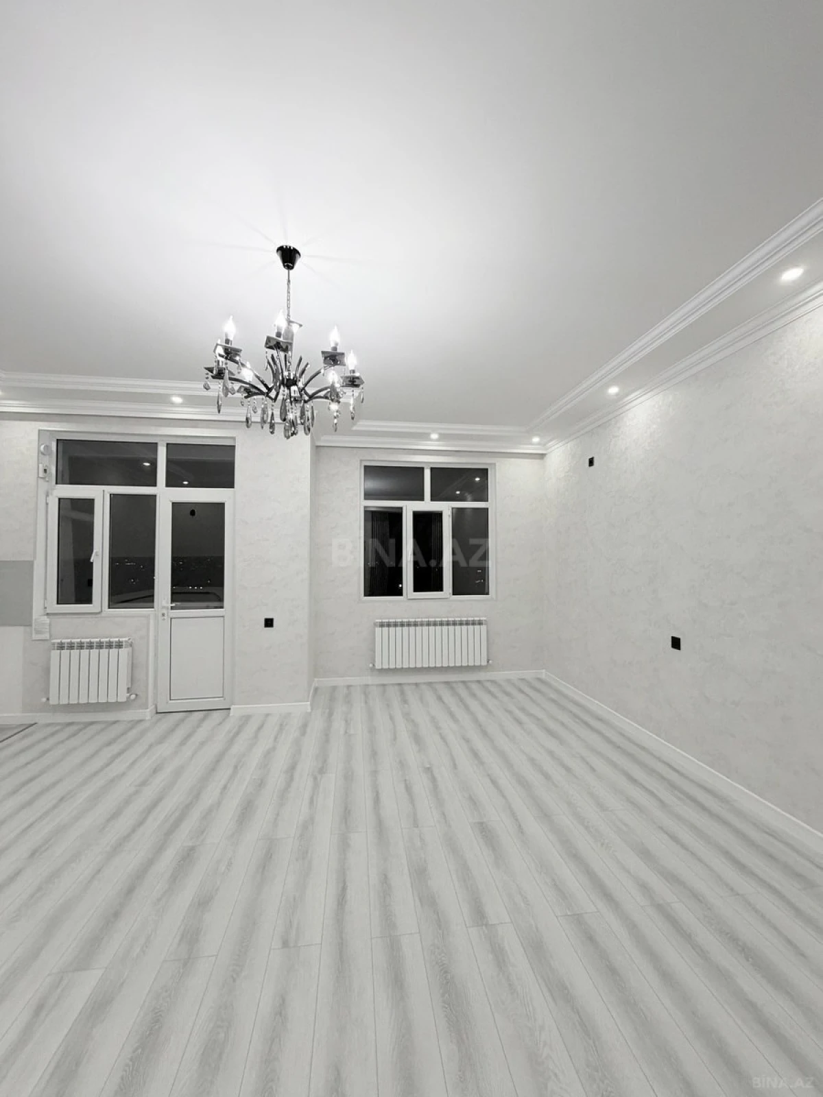 Satılır 2 otaqlı mənzil 82 m²
