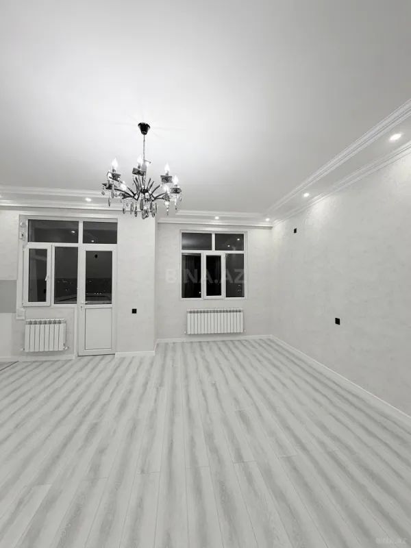 Satılır 2 otaqlı mənzil 82 m²