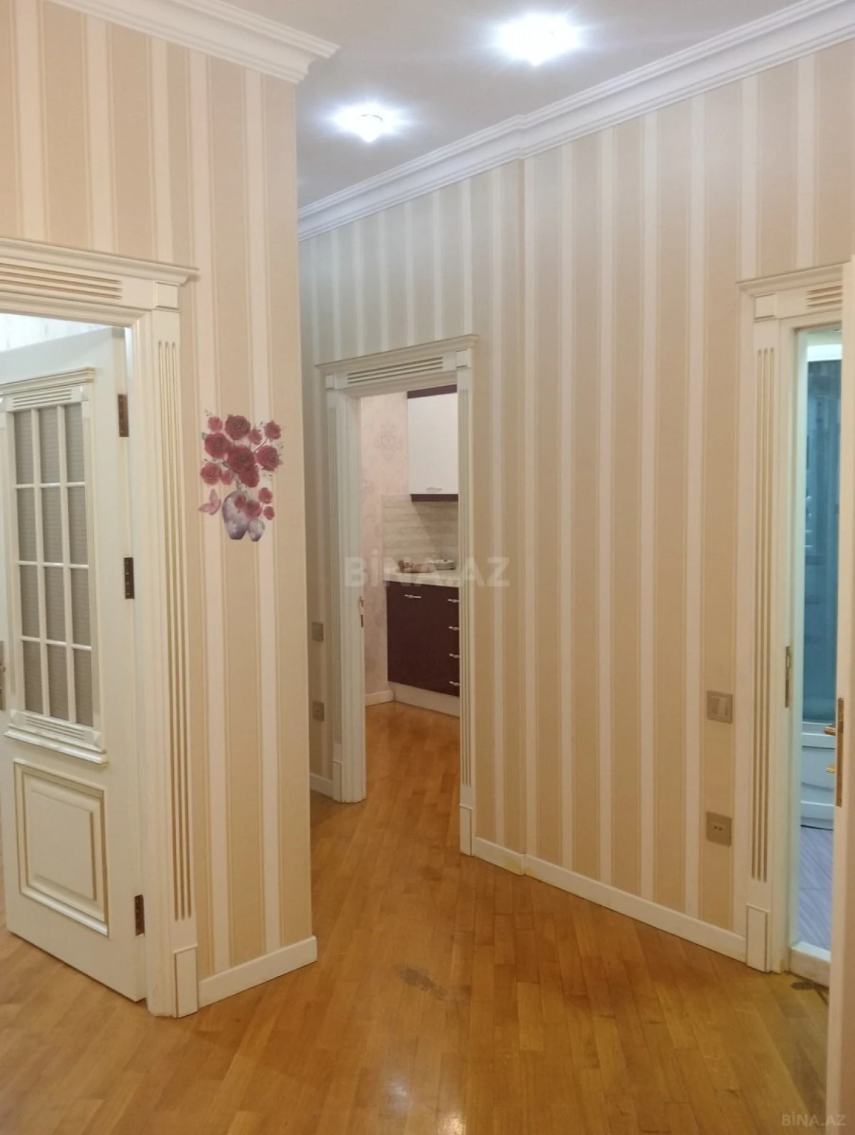 Kirayə verilir 2 otaqlı mənzil 80 m²