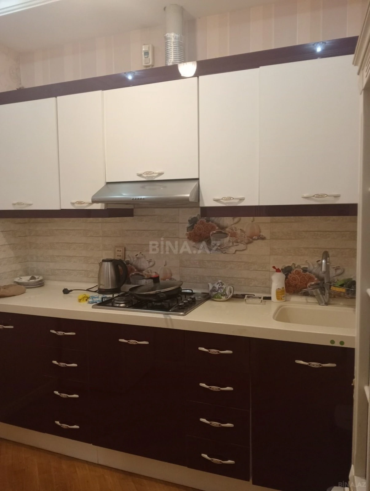 Kirayə verilir 2 otaqlı mənzil 80 m²